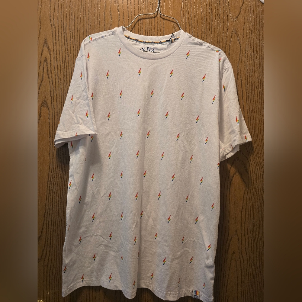 NEW Men's Free Planet White Graphic T-Shirt With Rainbow Lightening Bolts Size L